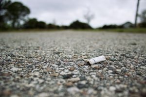 l'Etat propose de nouvelles subventions pour aider les collectivités à ramasser les mégots de cigarette
